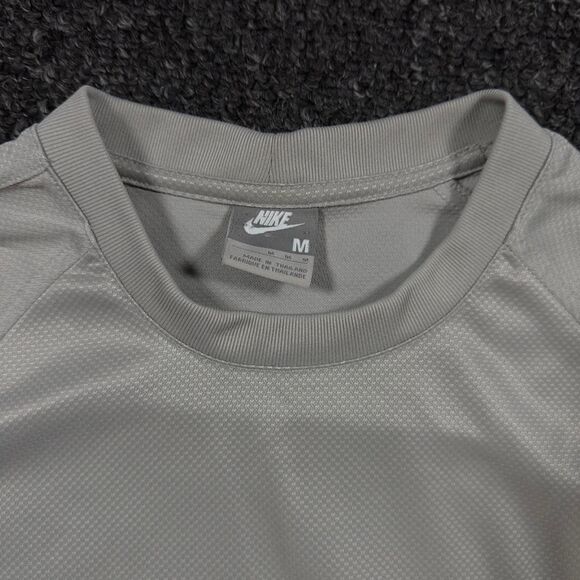 Nike T-Shirt Men M Gray Y2K Silver Tag Dri-Fit Athletic Performance Tee - Picture 3 of 5